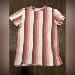 Casual Striped Short Sleeve Tee in Red and Pink